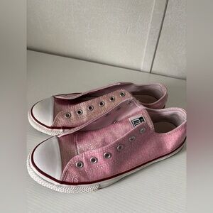 Converse | Pink women’s Shoes | Size 5
No Shoe Laces